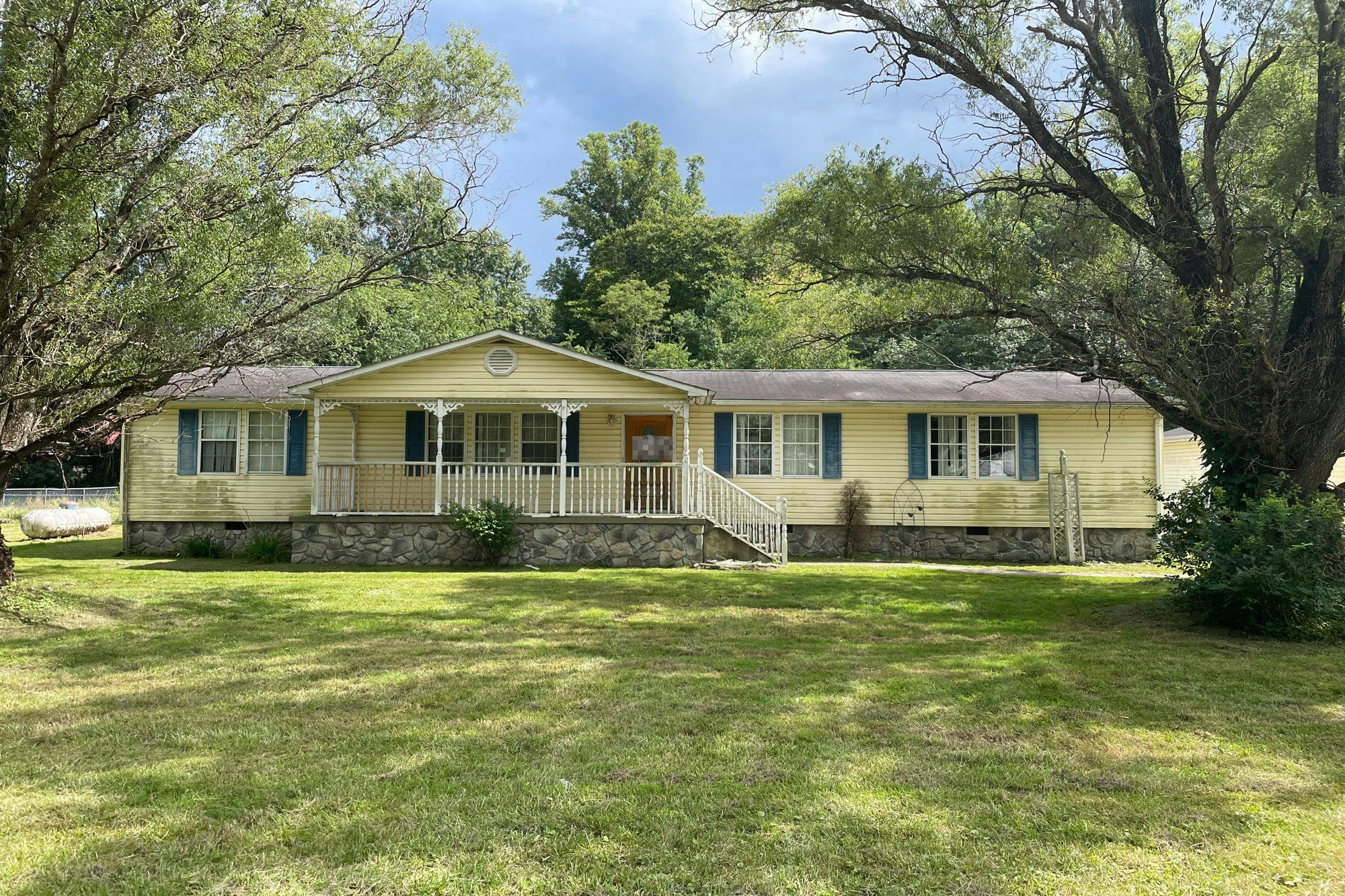 2139 Bolt Rd, Bolt, WV, 25817, USA