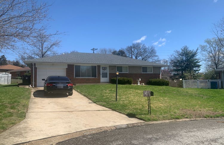 10605 Knollside Circle Saint Louis, MO 63123, Stlouis County