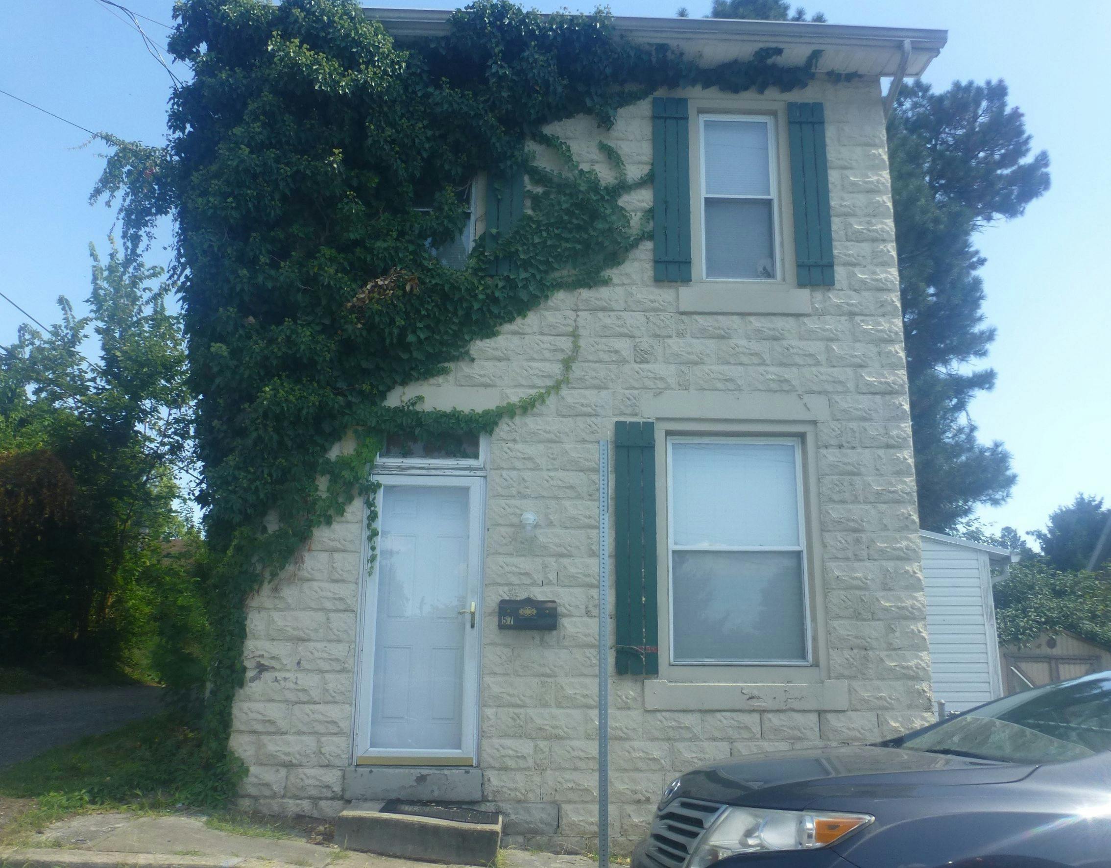 Roop St, Highspire, PA 17034