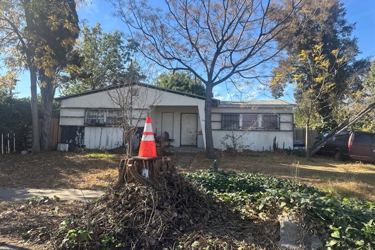 8065 Brimfield Ave Los Angeles, CA 91402, Los Angeles County