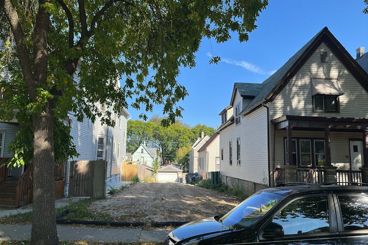 1222 S 21st St Milwaukee, WI 53204, Milwaukee County