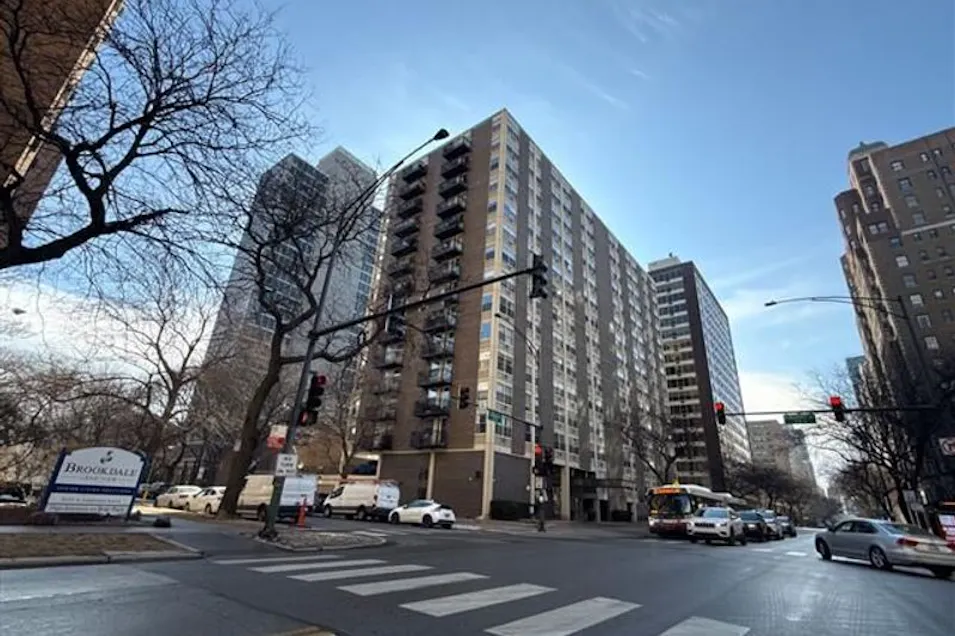 3033 N Sheridan Rd Apt 403 Chicago, IL 60657, Cook County