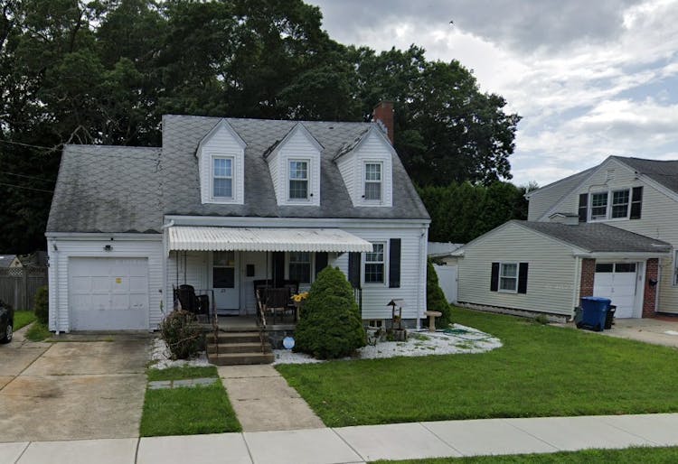 23 Lenox Cir Lawrence, MA 01843, Essex County