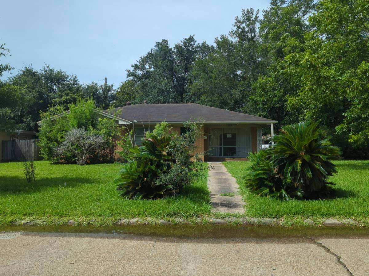 31st St, Nederland, TX 77627