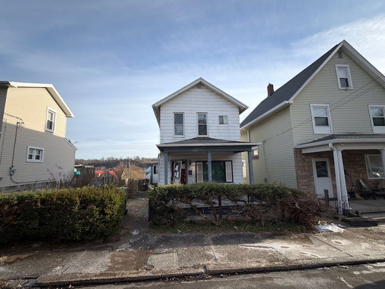 333 W 8th Ave Tarentum, PA 15084, Allegheny County