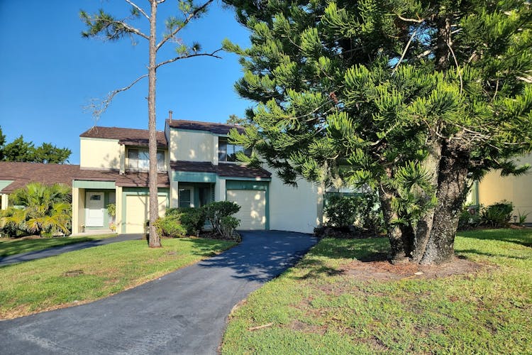 135 Club House Blvd New Smyrna Beach, FL 32168, Volusia County