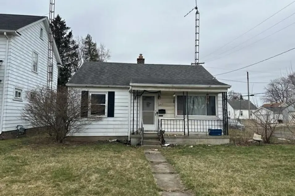 223 W Capistrano Ave Toledo, OH 43612, Lucas County