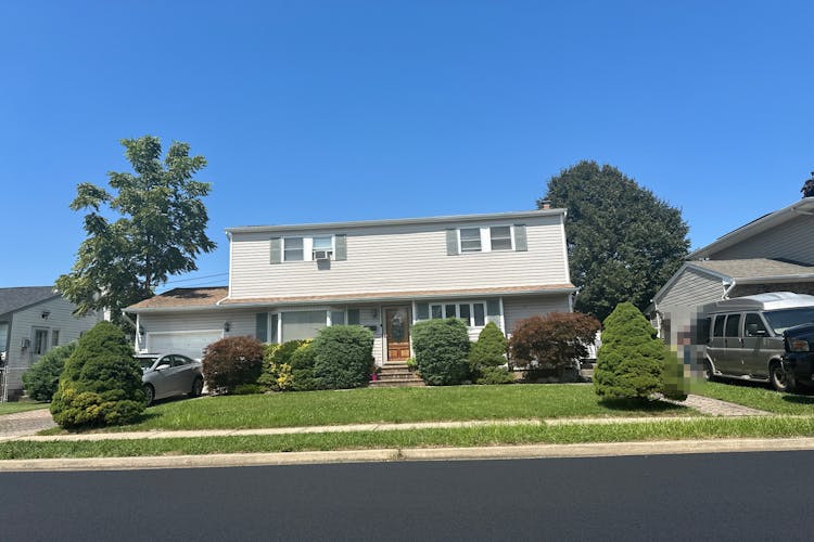 27 Midlawn Dr. Massapequa, NY 11758, Nassau County