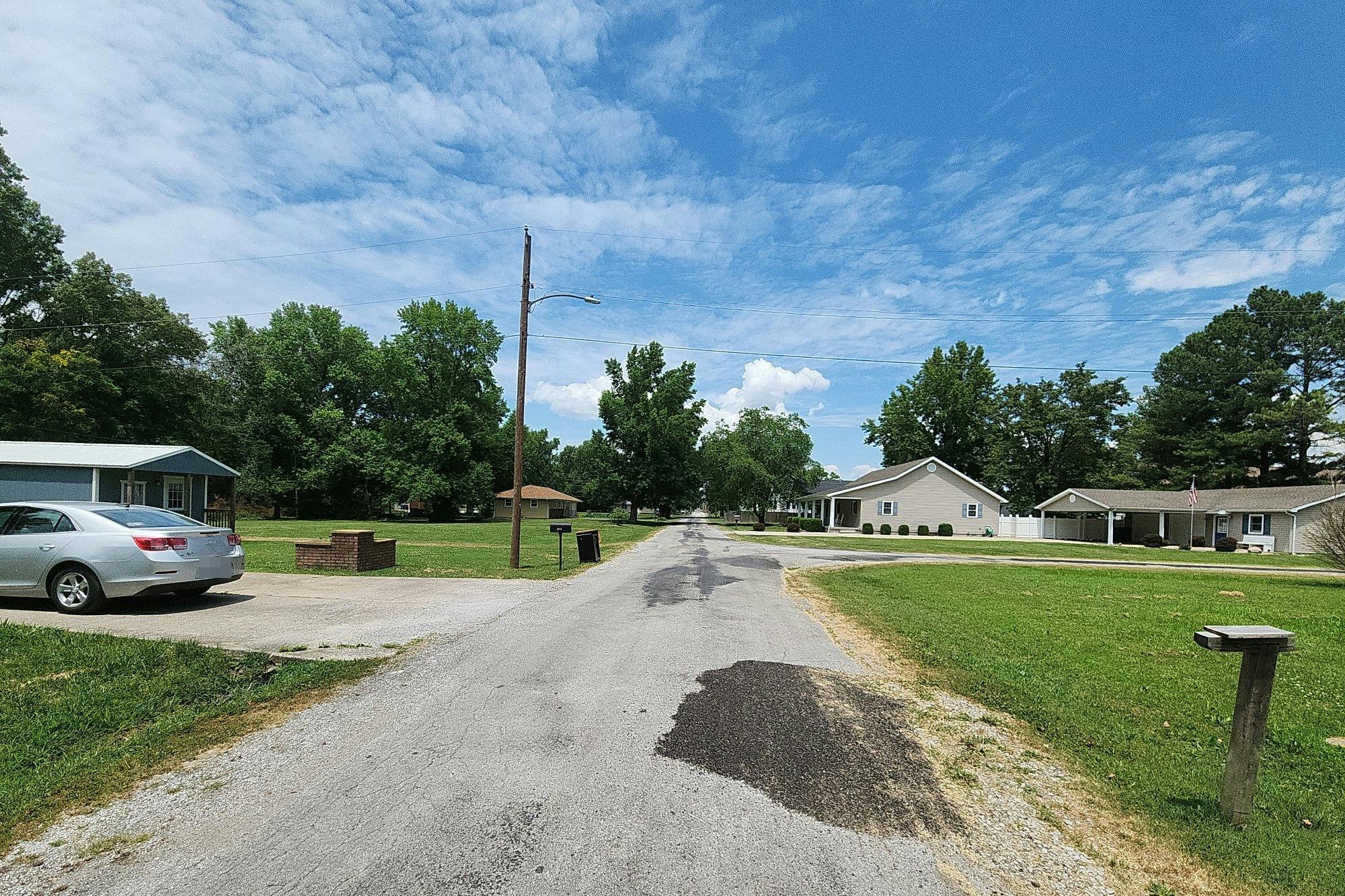 Dean St, Royalton, IL 62983