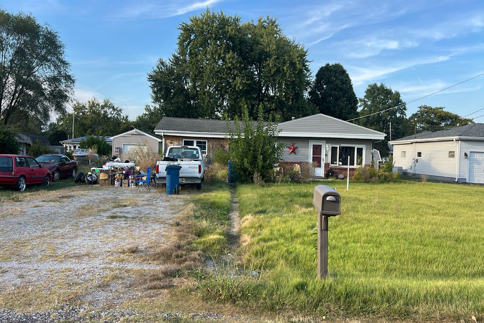 1209 Main St South Roxana, IL 62087, Madison County