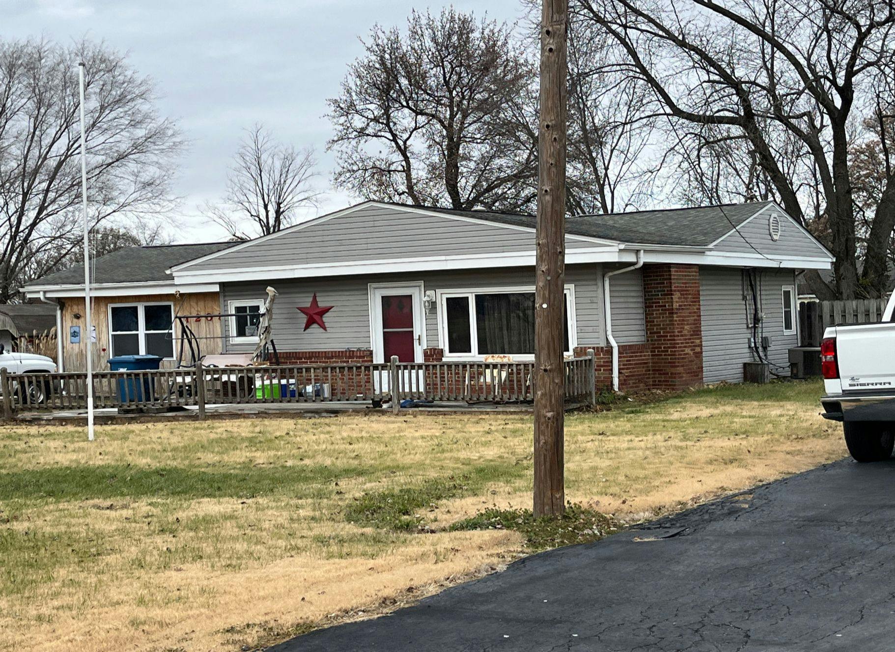 Main St, South Roxana, IL 62087
