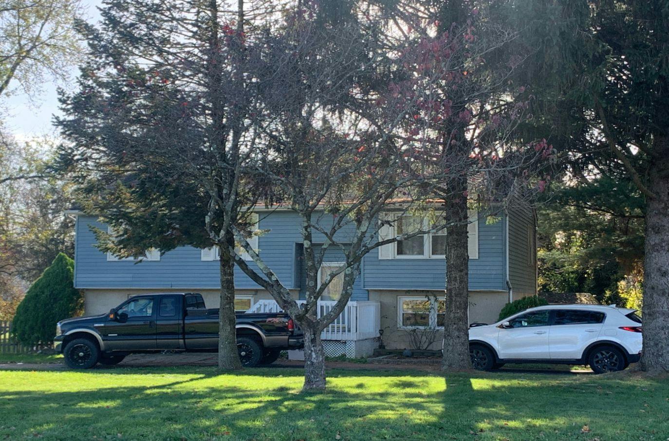 Oaklyn Ter, Elmer, NJ 08318
