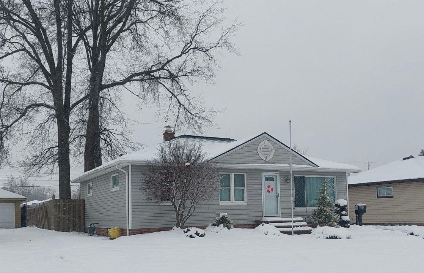 Jeanne Dr, Cleveland, OH 44134