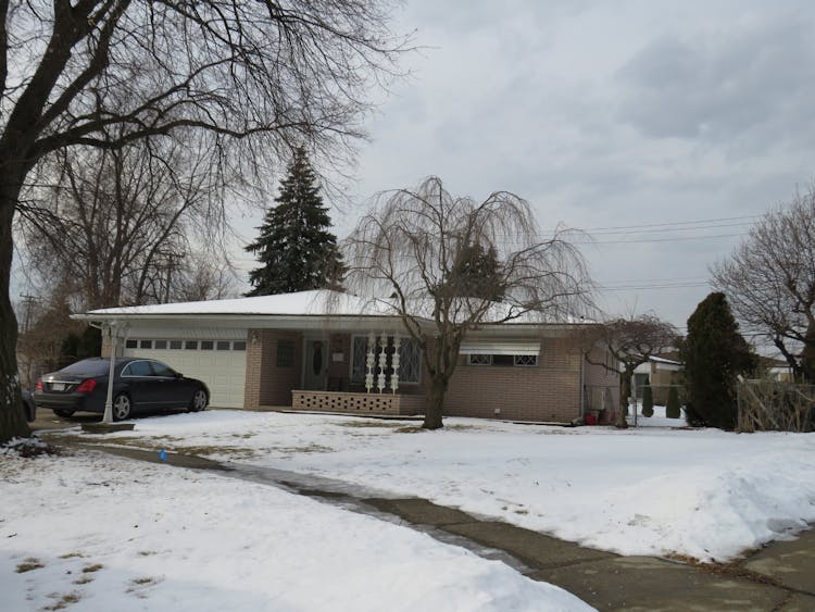 30127 Austin Dr Warren, MI 48092-1829, Macomb County