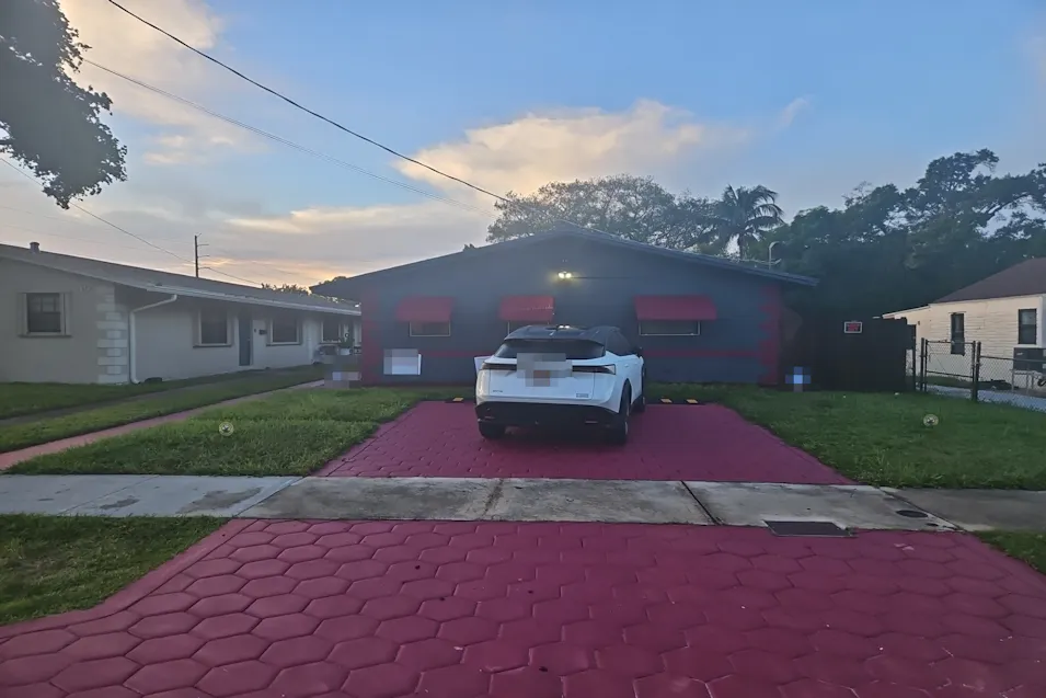 23 SW 7th St Hallandale Beach, FL 33009, Broward County