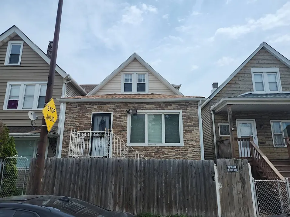 9831 S Avenue L Chicago, IL 60617, Cook County