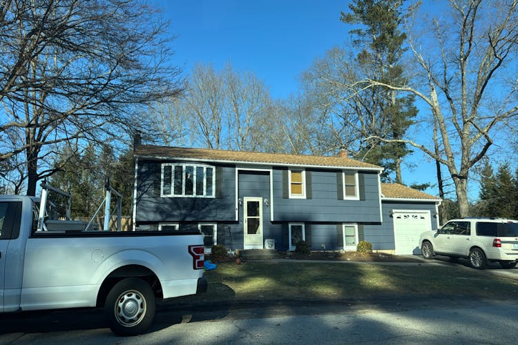 7 Nised Dr North Kingstown, RI 02852, Washington County