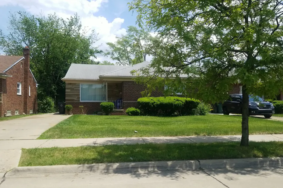 22120 Sussex St Oak Park, MI 48237-3509, Oakland County
