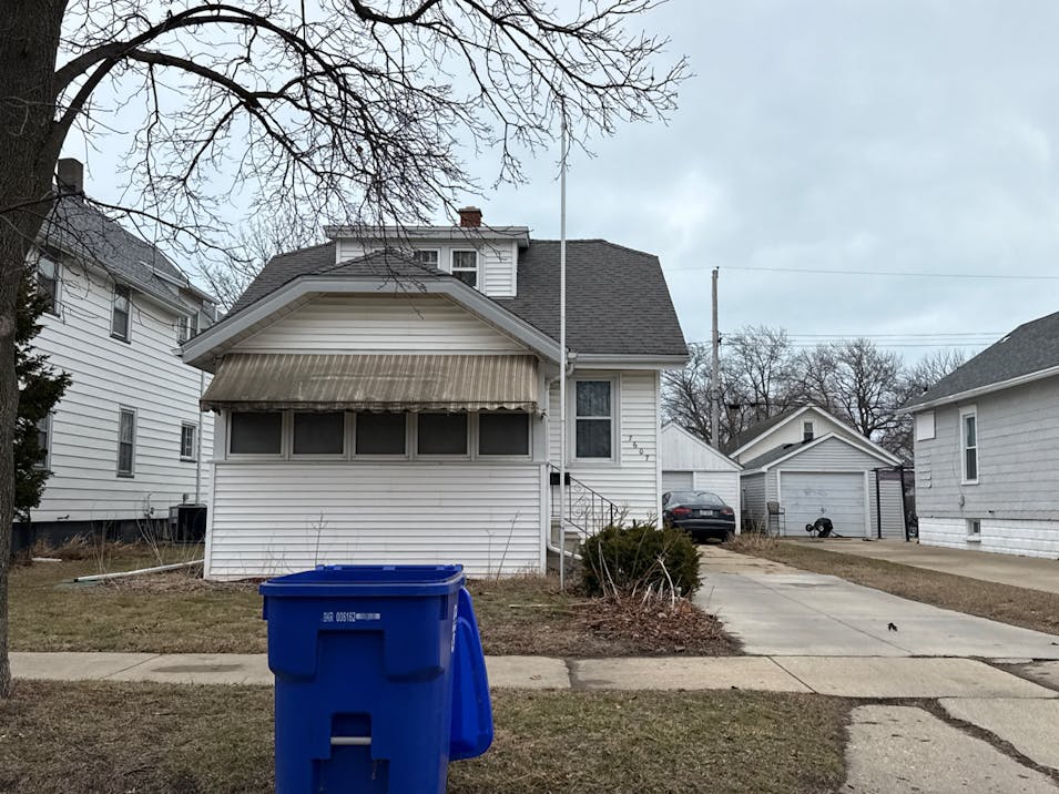 7607 15th Ave Kenosha, WI 53143, Kenosha County