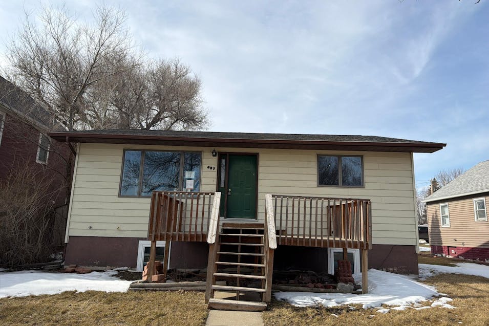 427 9th Ave W Williston, ND 58801, Williams County