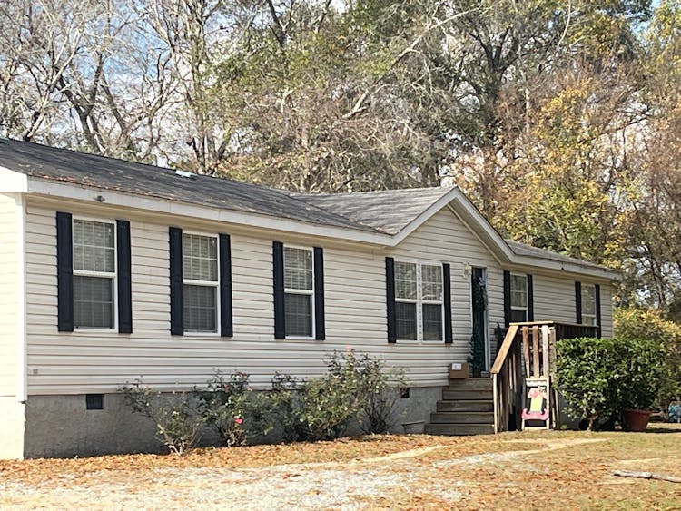 108 ANCHOR POINTE ROAD COCHRAN, GA 31014