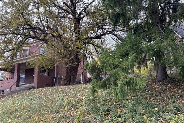 32 Weller St Pittsburgh, PA 15204, Allegheny County