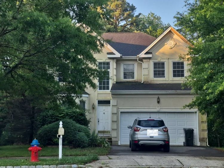 37 Walden Court Old Bridge, NJ 08857, Middlesex County