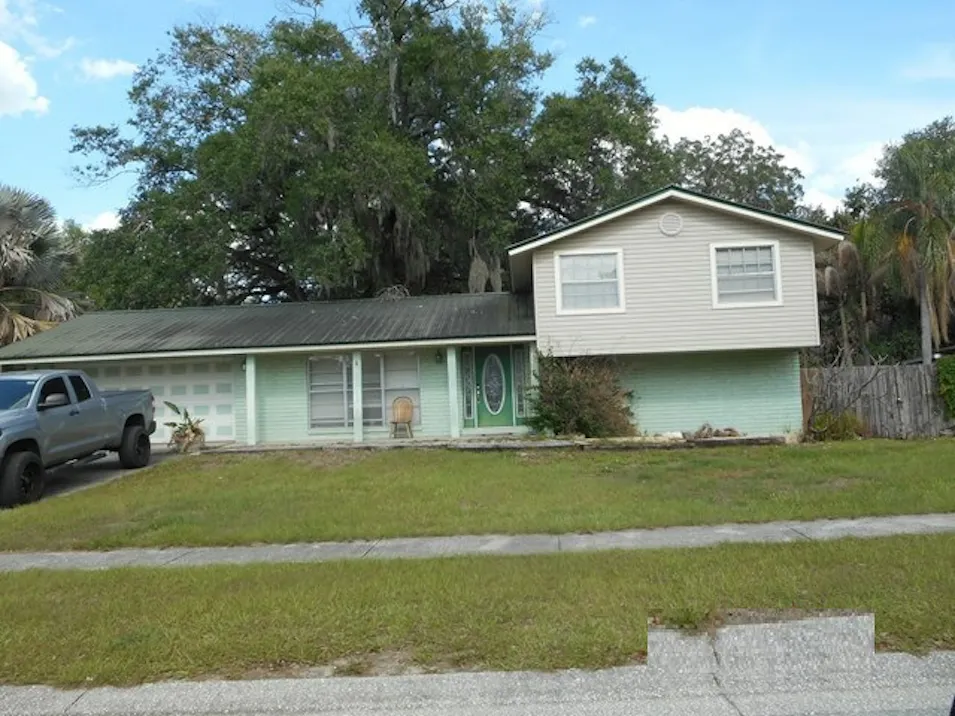 1203 Lake Valrico La Valrico, FL 33594, Hillsborough County