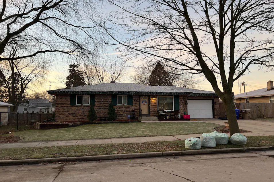 5217 68th St Kenosha, WI 53142, Kenosha County