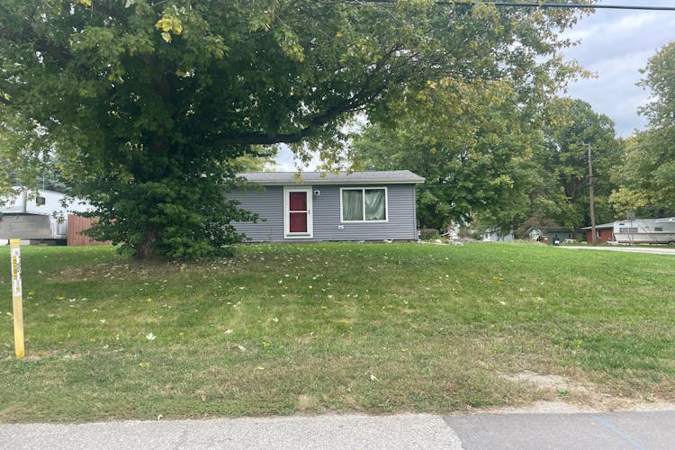 200 Vine St New Market, IN 47965-5032, Montgomery County