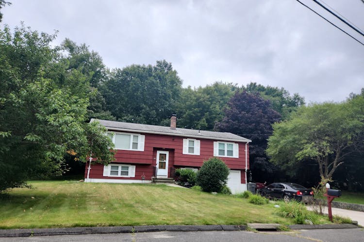 136 Longview Terrace Naugatuck, CT 06770, Naugatuck Vly County