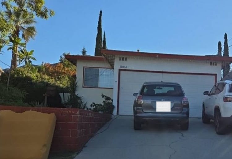 11064 Woodward Ave Sunland, CA 91040, Los Angeles County