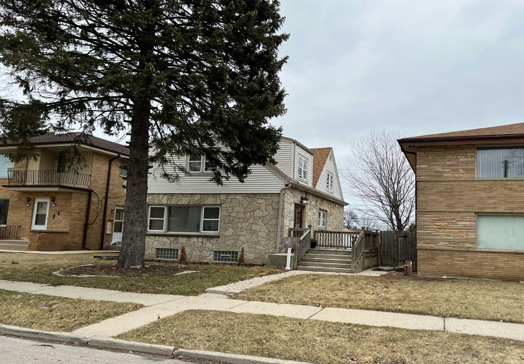 Medford Ave, Milwaukee, WI 53218