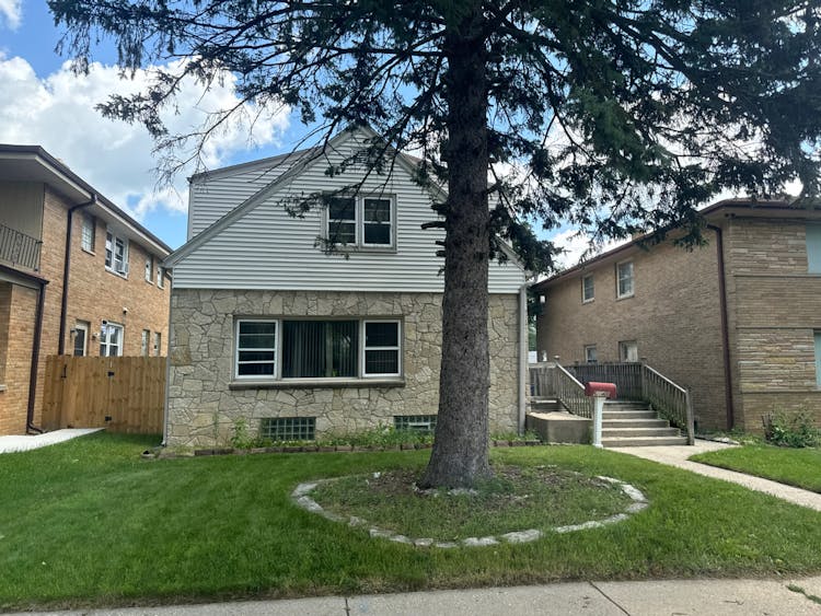 6148 W Medford Ave Milwaukee, WI 53218, Milwaukee County