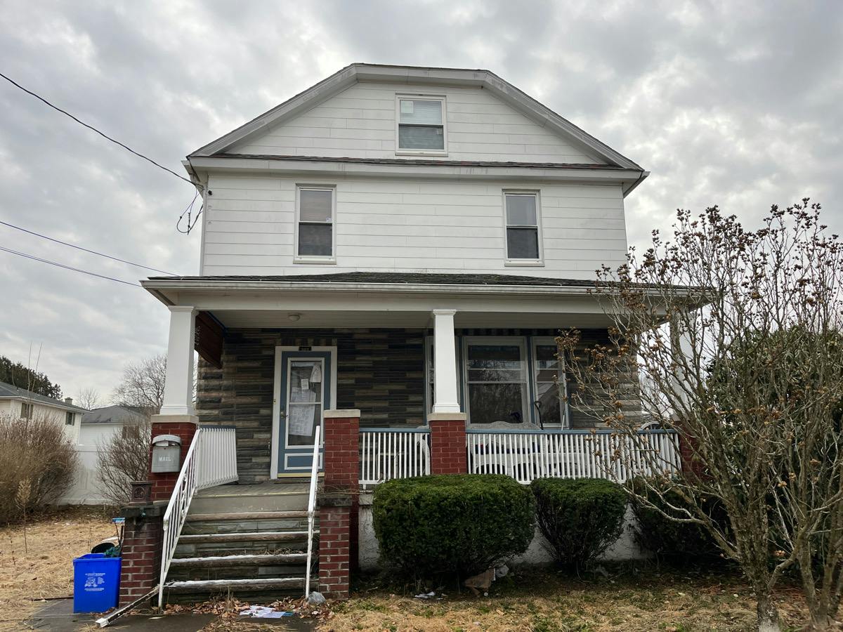 Mooney St, Olyphant, PA 18447