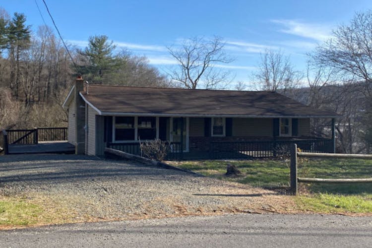 121 Middleton St, Galax, VA, 24333, USA