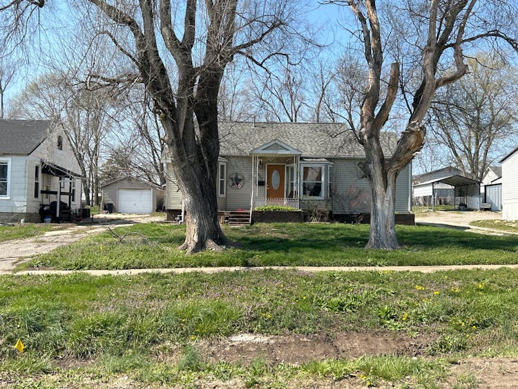 207 W Depot St, Huntsville, MO, 65259, USA