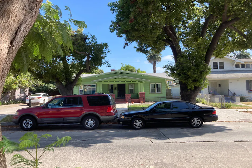 1020 W 70th St Los Angeles, CA 90044, Los Angeles County