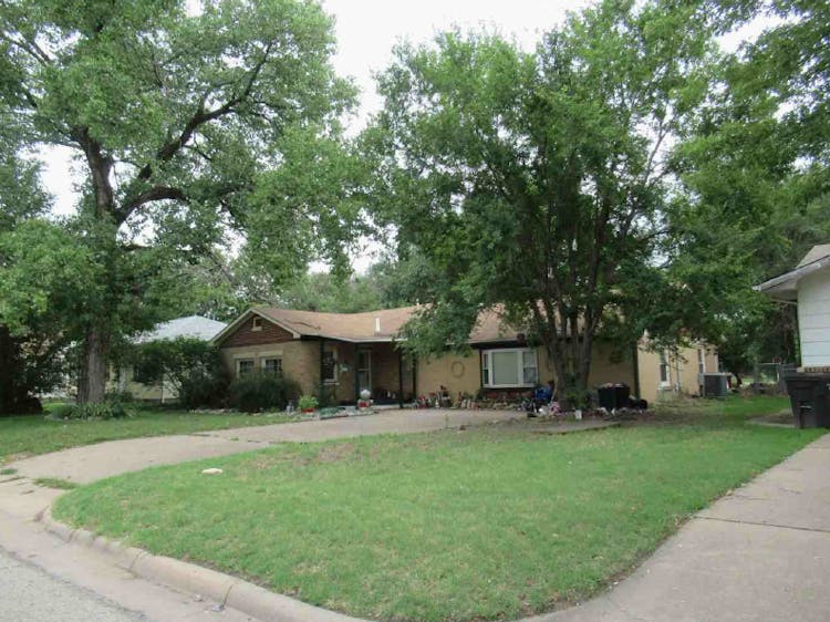 708 N 8th St Arkansas City, KS 67005, Cowley County