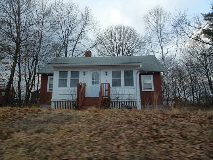 5 Ridgeway Ave Sanford, ME 04073, York County