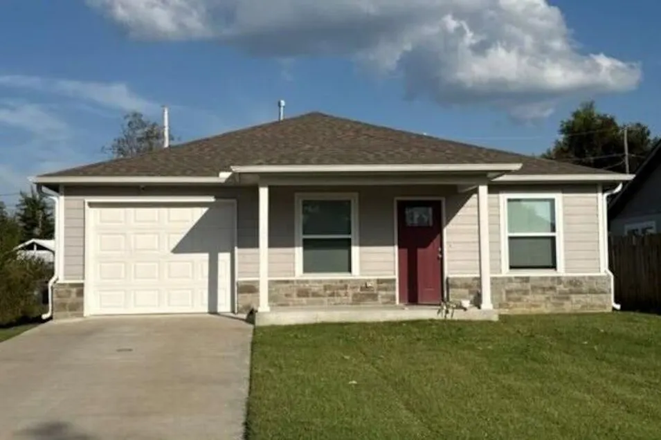 524 S Maryland Ave Claremore, OK 74017, Rogers County