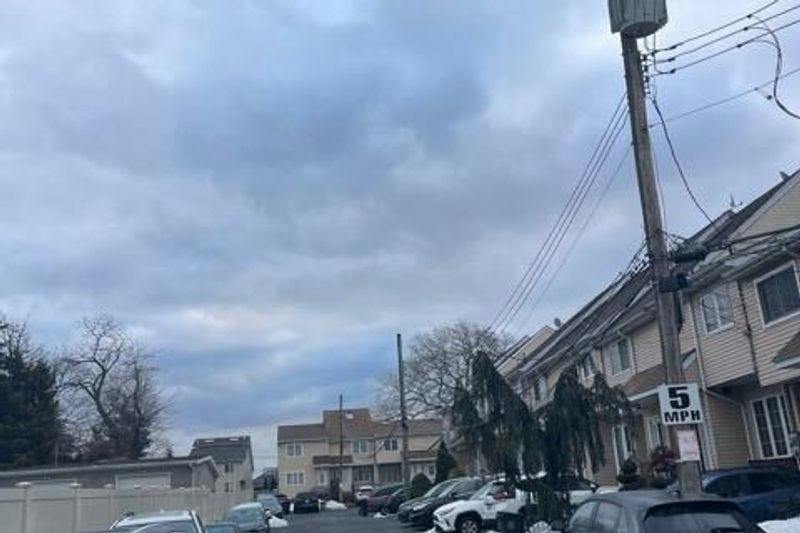 Houston Ln, Staten Island, NY 10302