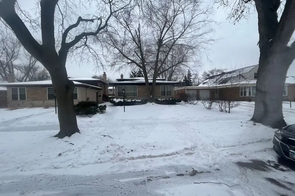 5311 Grove St Skokie, IL 60077, Cook County