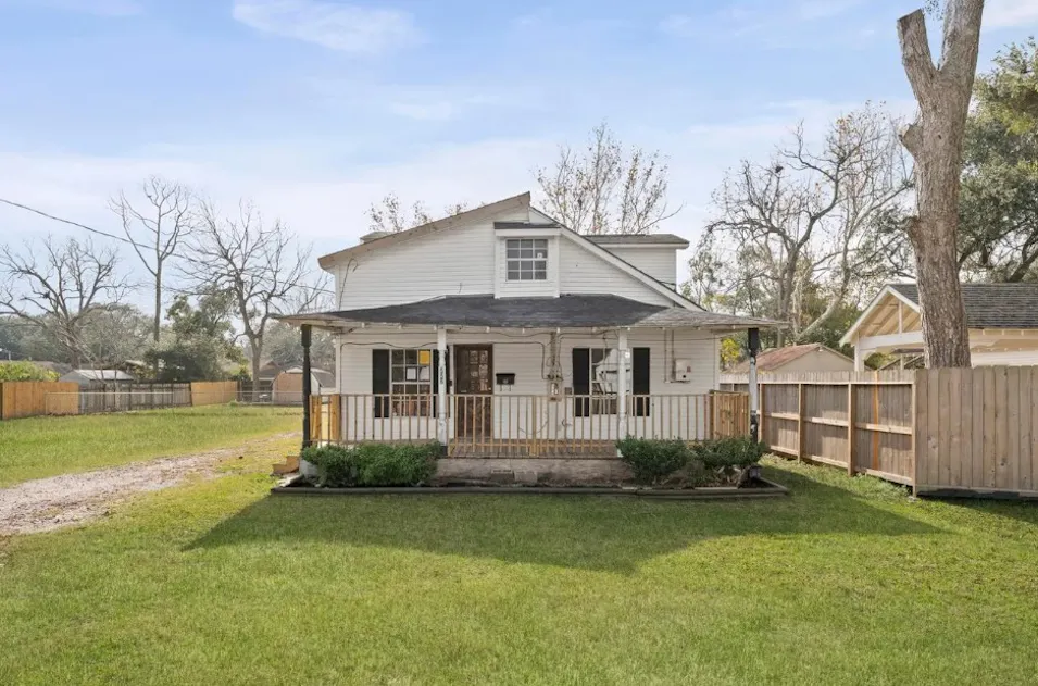 222 E Southland Ave Alvin, TX 77511, Brazoria County