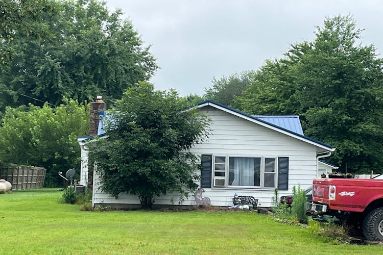 6810 South 300 West Columbus, IN 47201, Bartholomew County