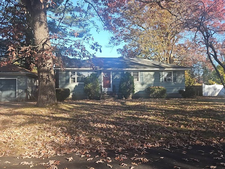 8 Olive Ave Salem, NH 03079, Rockingham County