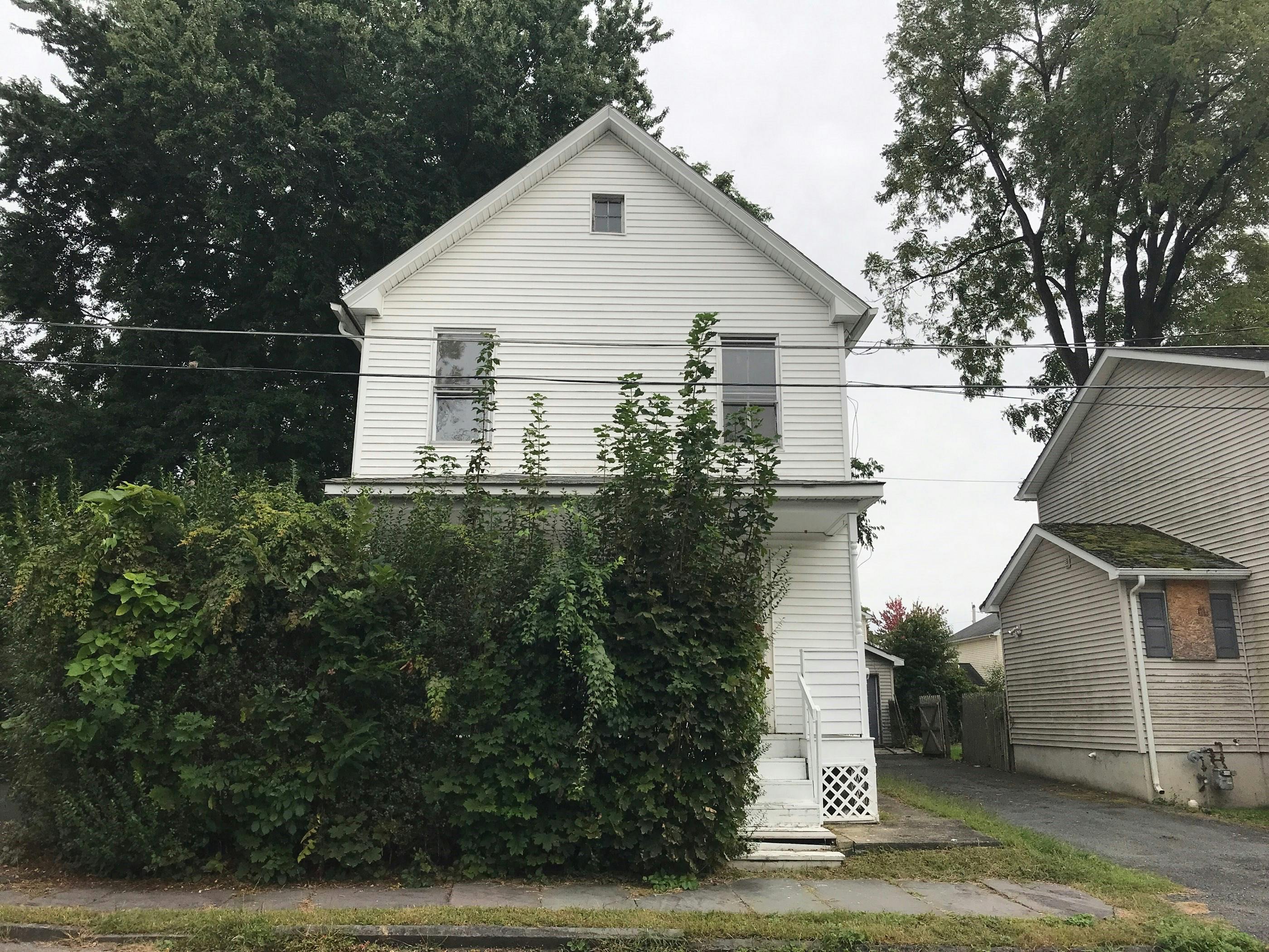 Thompson St, Port Jervis, NY 12771