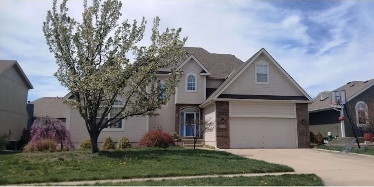 1224 SE Cape Dr Lees Summit, MO 64081, Jackson County