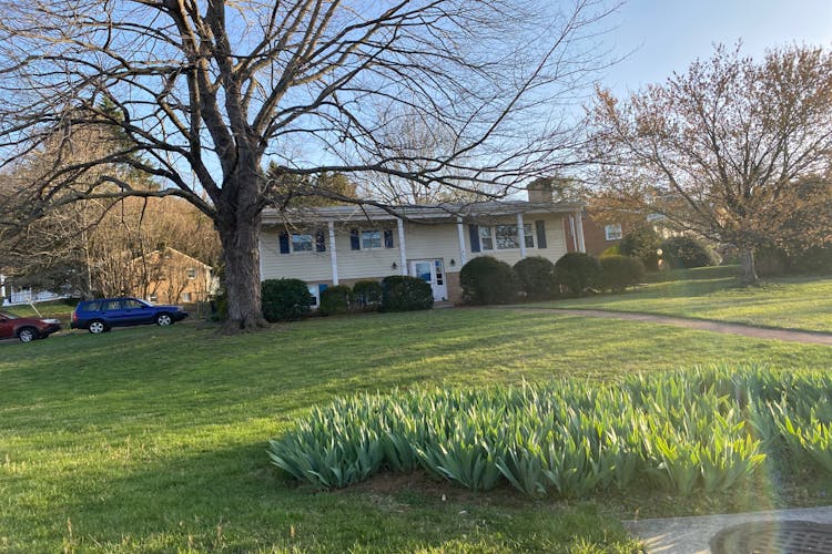 5704 Knowles Drive Roanoke, VA 24018, Roanoke County