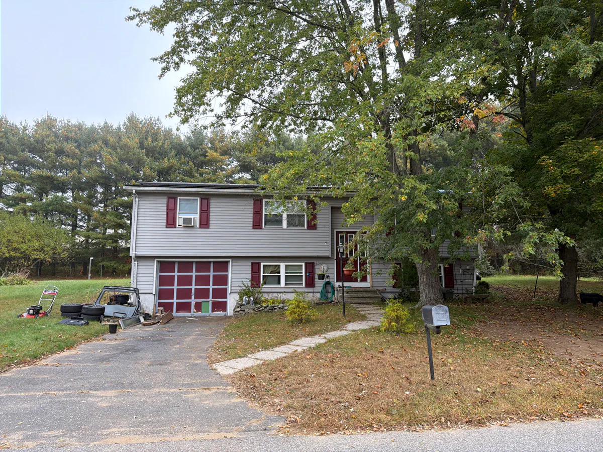 Laurel Dr, Ware, MA 01082